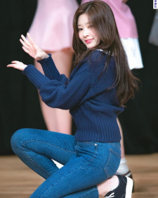 김민주